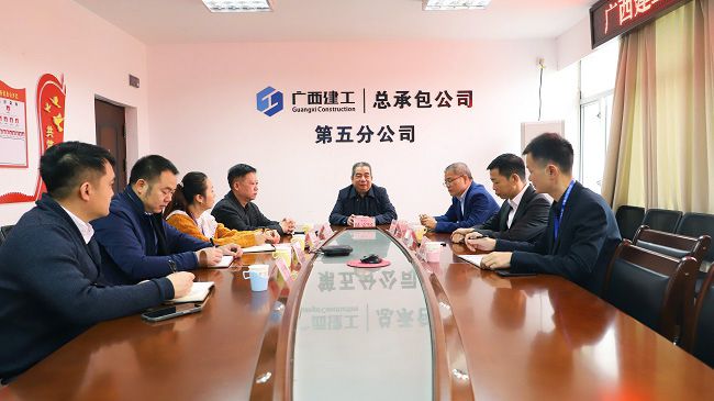 座谈现场（修图）1.jpg